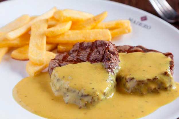 Hambúrguer Especial com Mostarda